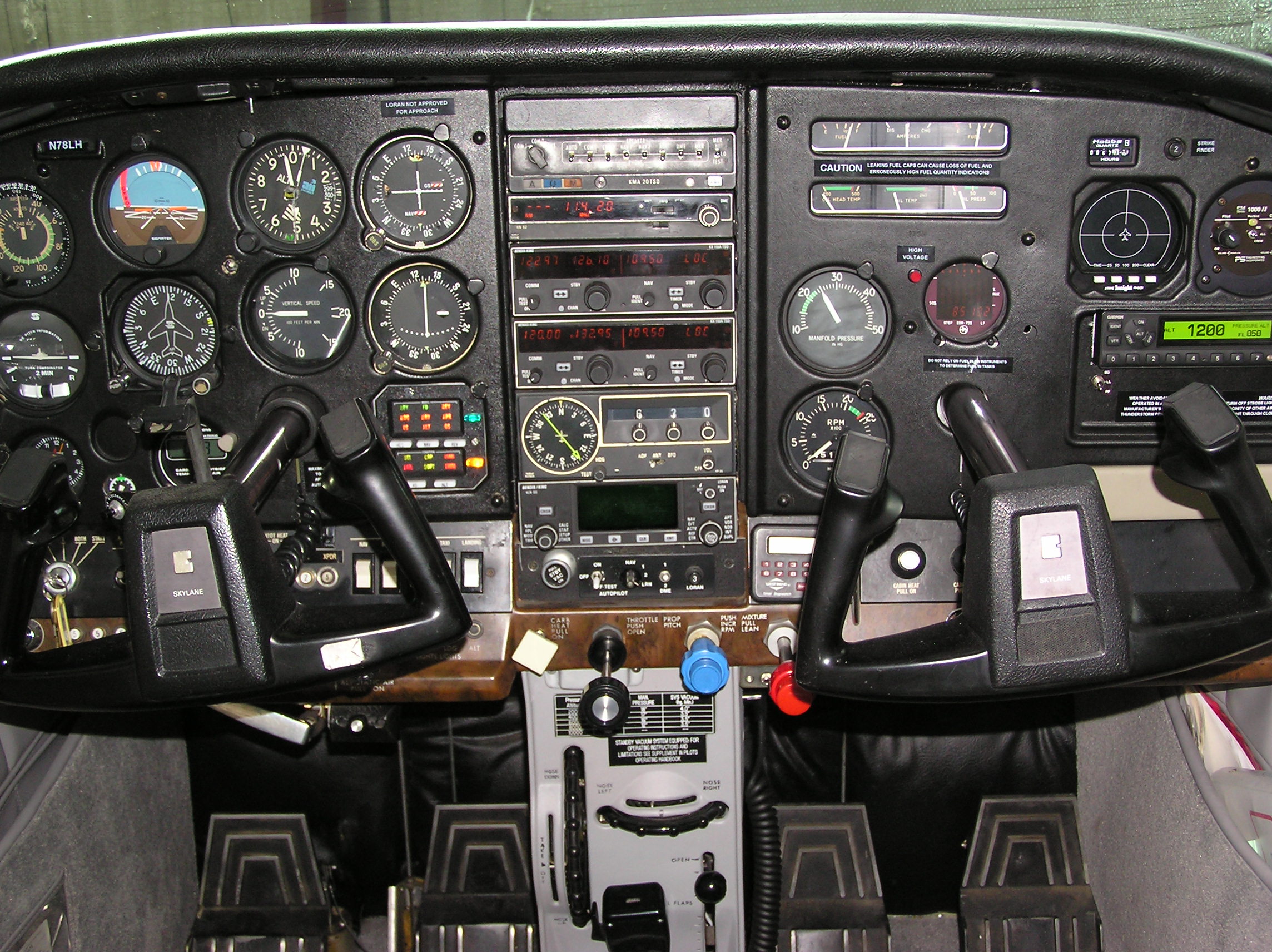 larson-aircraft-sales-1978-cessna-skylane-182q